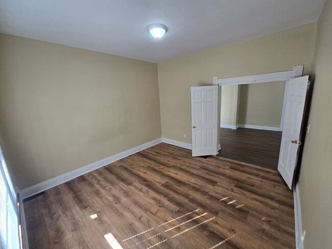 Building Photo - 2 Bedroom