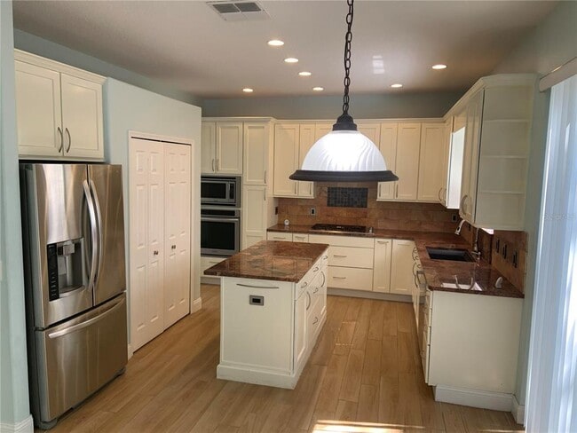 Building Photo - 4527 Riverton Dr