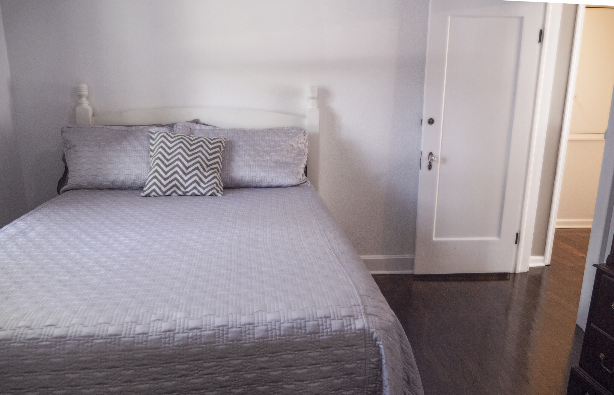 Queen bed with closet and chest of drawers - 4751 Windsor Street