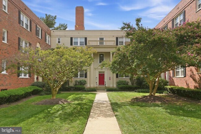 Building Photo - 3923 Pennsylvania Ave. SE