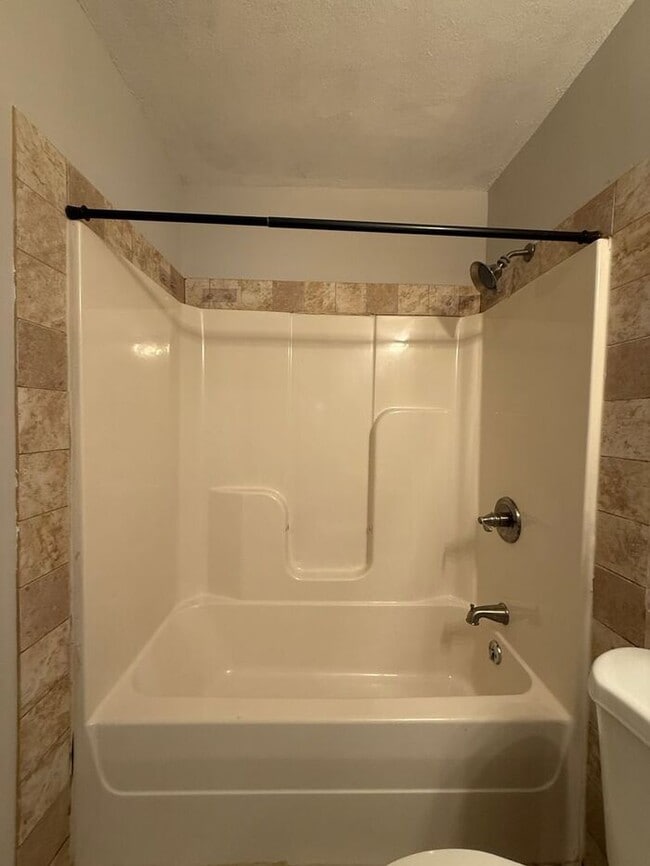 Building Photo - East Nashville / Inglewood 3 Bedroom / 1 B...
