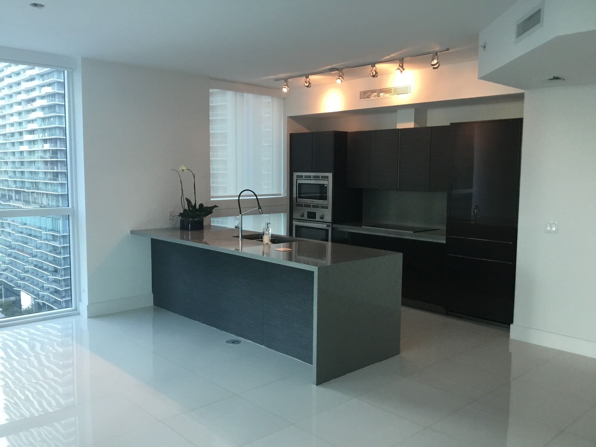 Building Photo - 1080 Brickell Ave