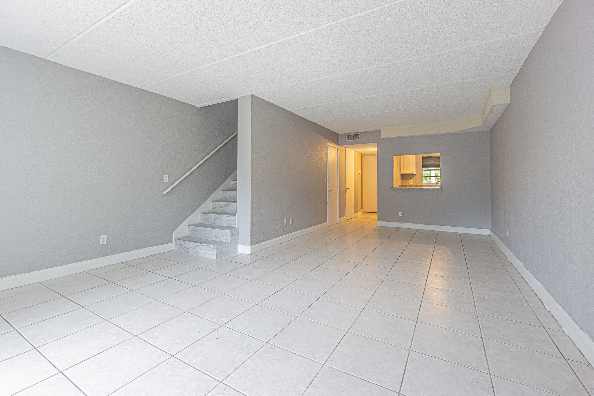 Building Photo - 2818 Somerset Park Dr