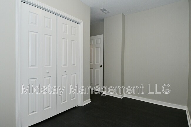 Building Photo - 320 N Keystone Ave