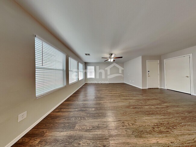 Building Photo - 11167 W Garfield St