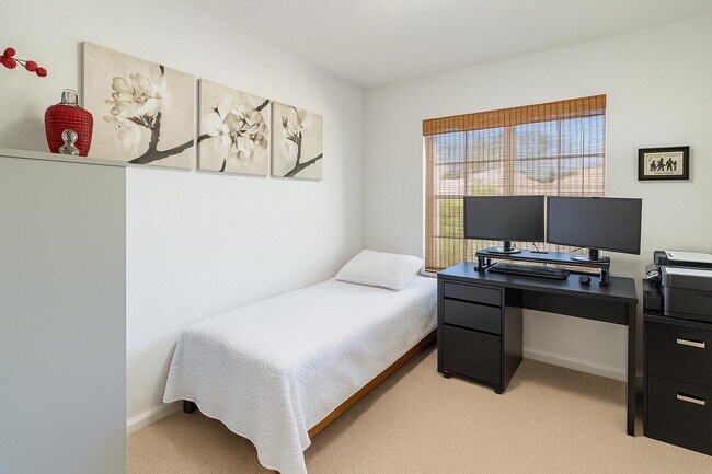 Building Photo - 3381 Commodore Ct