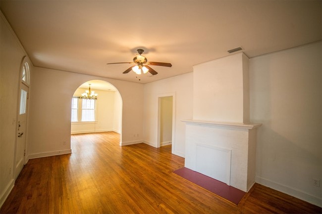 Building Photo - 1028 SW 4th Ave