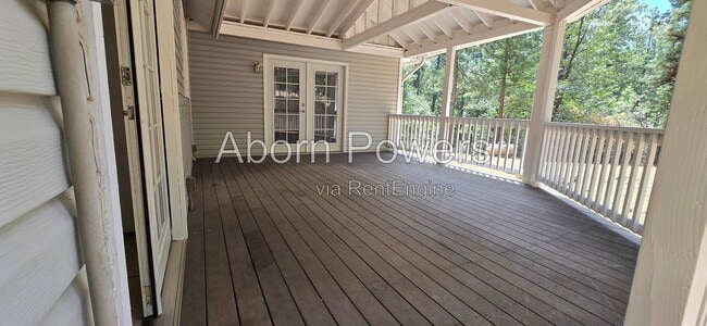 Building Photo - 6271 Red Robin Rd