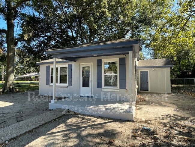 Primary Photo - 5974 Byron Ave