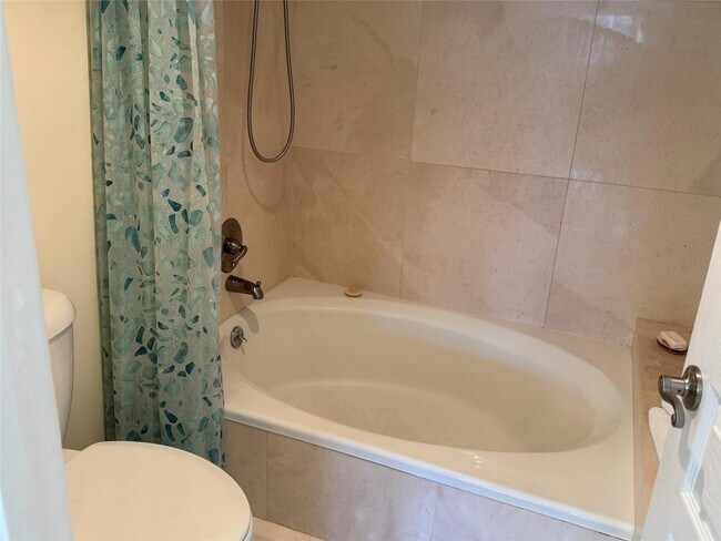 Building Photo - 5000 N Ocean Dr