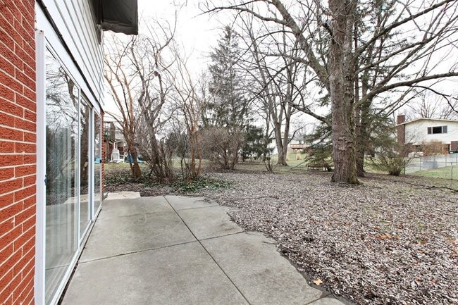 Building Photo - 422 N Arizona Ave