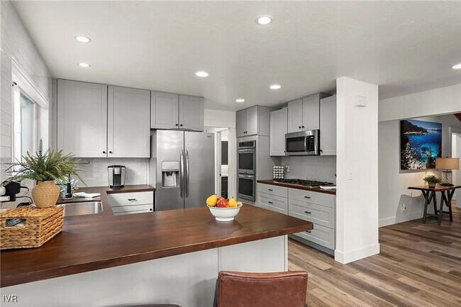 Building Photo - The Boulevard