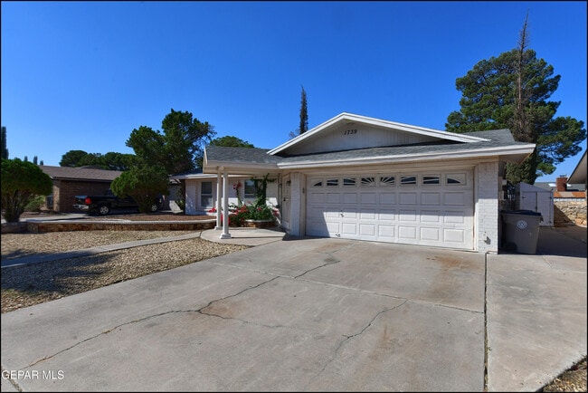 Building Photo - 1739 Russ Randall St