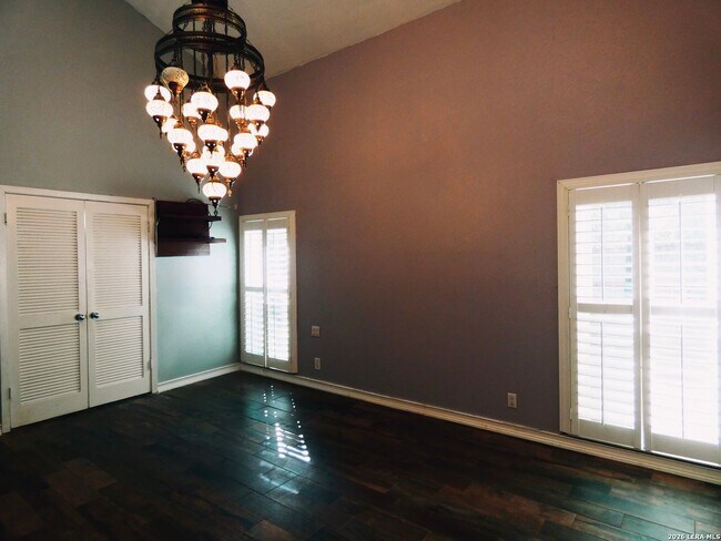 Building Photo - 3623 Green Spring