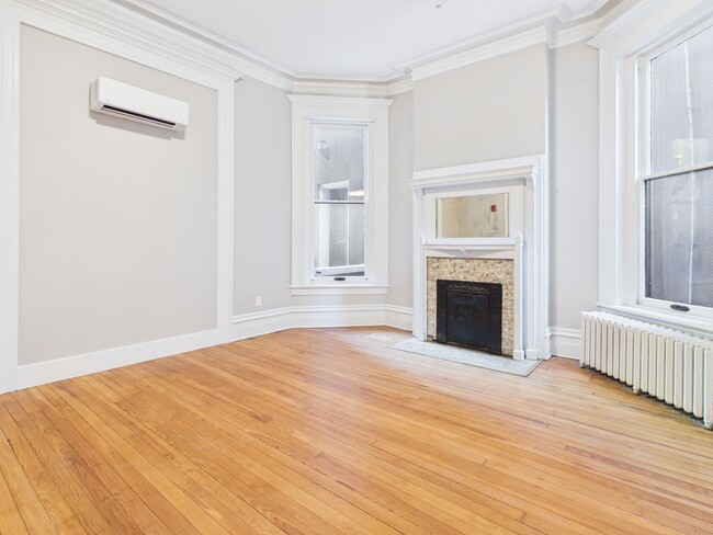 Building Photo - 7 E Franklin St