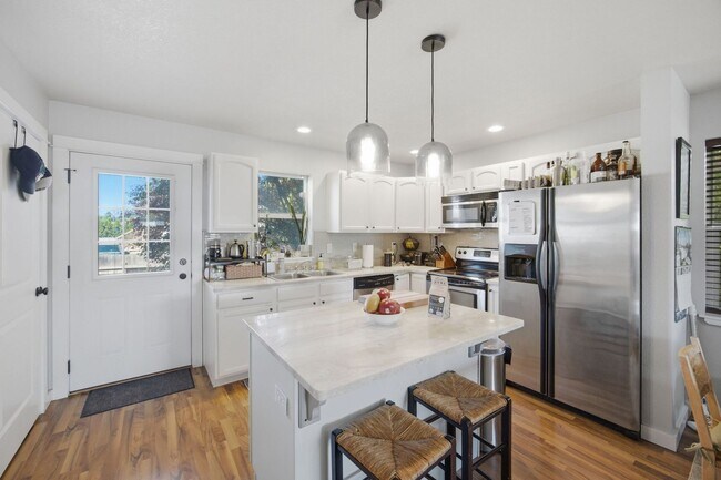 Building Photo - Two Bedroom Condominium located in Central Missoula