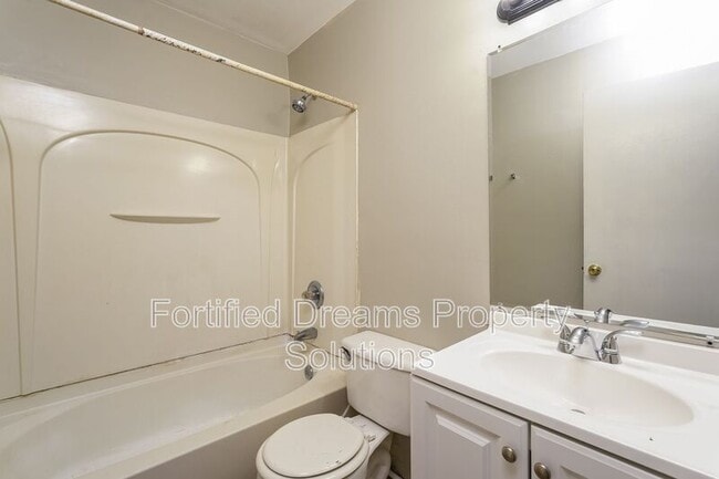 Building Photo - 1413 Fitch St