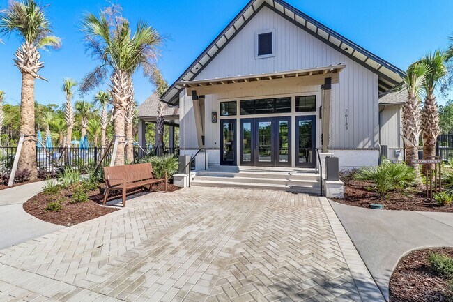 Building Photo - 75565 Blackbird Dr
