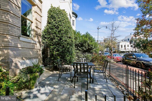 Building Photo - 1740 18th St NW