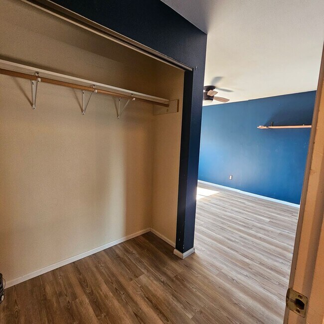 Building Photo - 1143 Naval Ave