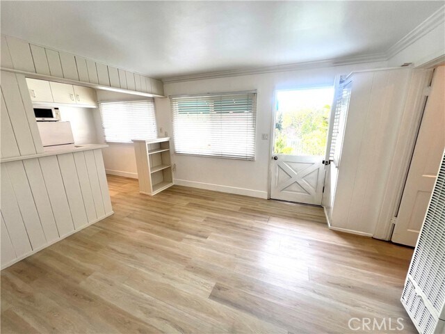 Building Photo - 406 Fernleaf Ave