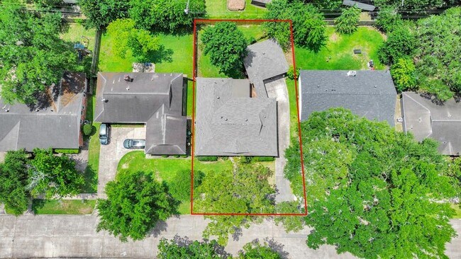 Building Photo - 5715 Braesvalley Dr