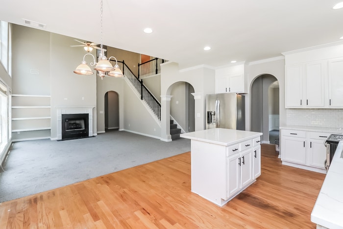 Building Photo - 5456 The Vyne Ave