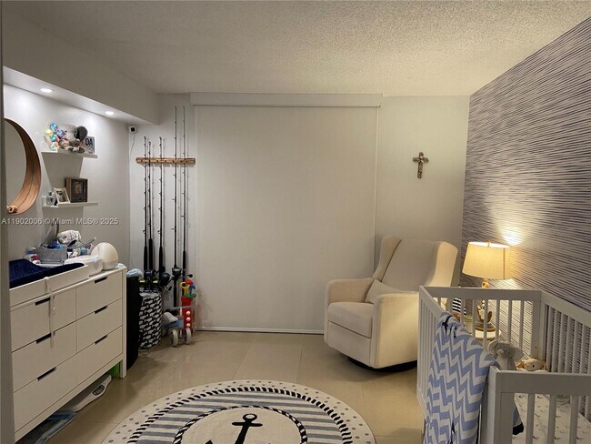 Building Photo - 540 Brickell Key Dr