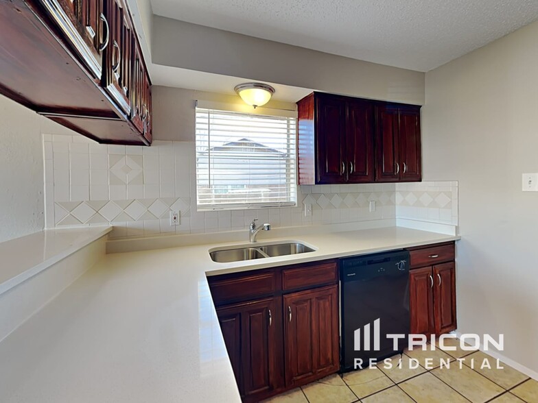 Building Photo - 3515 Solano Ct
