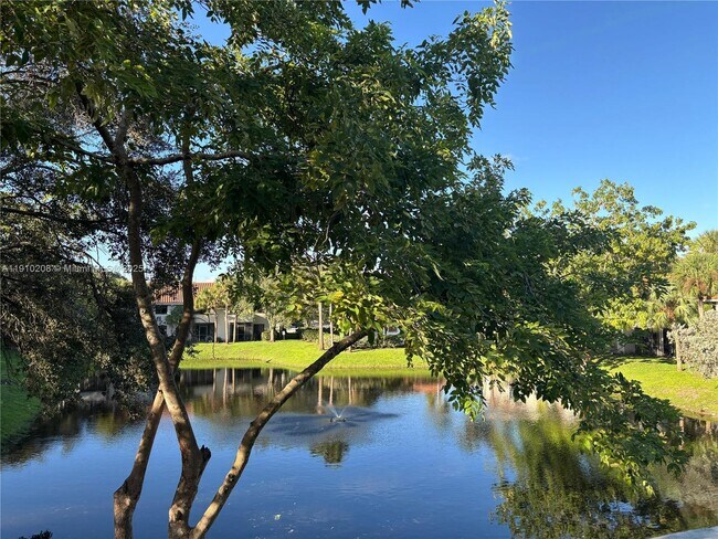 Building Photo - 3258 Coral Lake Ln