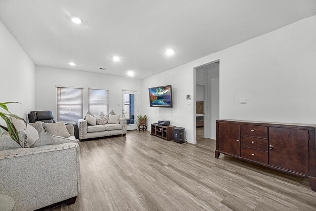 Building Photo - 23815 Desert Brush Ct