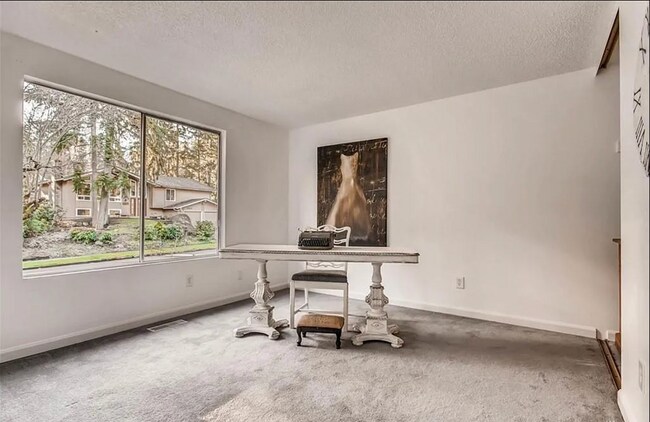 Building Photo - Spacious 5BR Home in Wild Tree – Ideal for Multi-Generational Living!