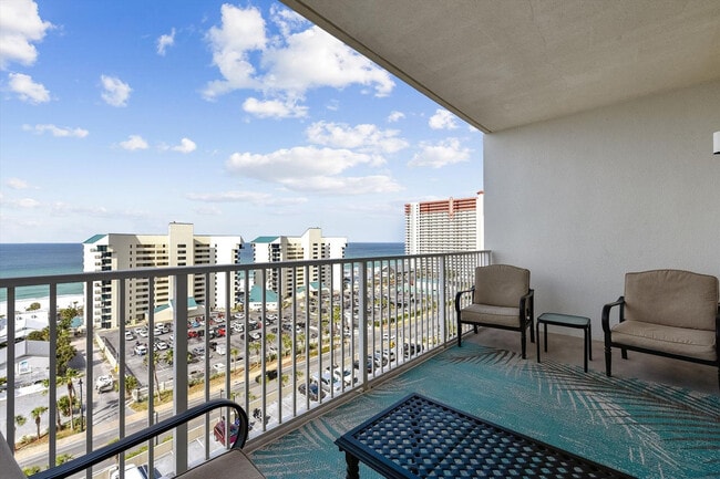 Building Photo - 9860 S Thomas Dr