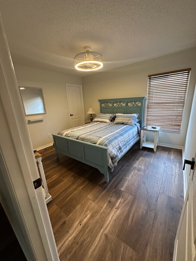 Building Photo - 8960 Huntington Pointe Dr