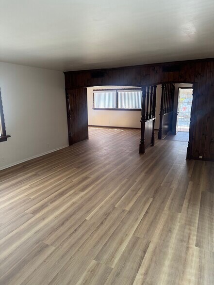 Building Photo - 7057 Vassar Ave