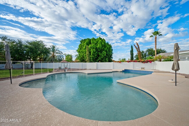 Building Photo - 4352 E Santa Rosa Pl