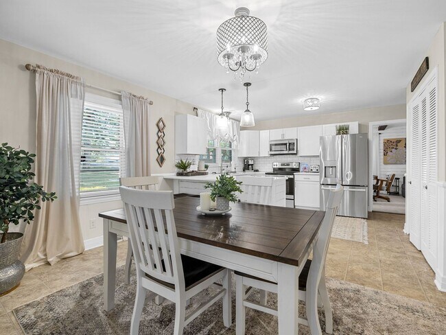 Building Photo - Immaculately Maintained Short-Term Rental ...