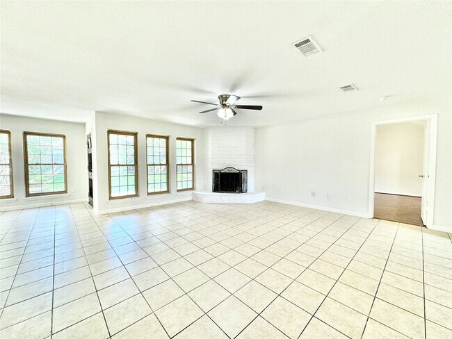 Building Photo - 7914 Oakington Dr