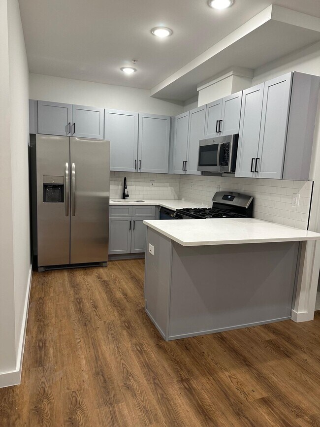 Building Photo - 224 Garfield Ave