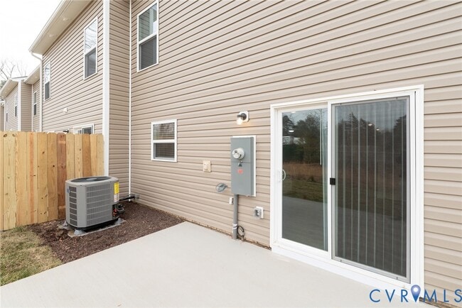 Building Photo - 5327 Chamberlayne Rd