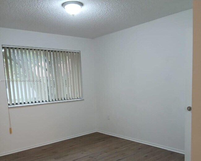 Building Photo - 3258 Coral Lake Ln