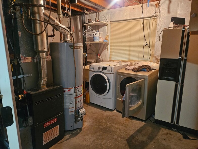 Building Photo - 10259 Englewood Dr