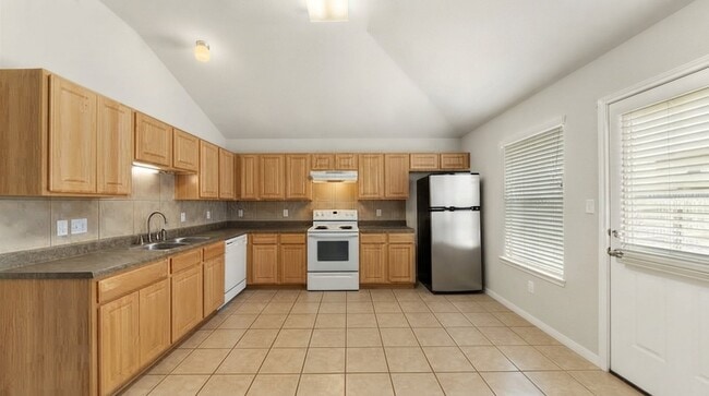 Building Photo - 10306 Pinehurst Run