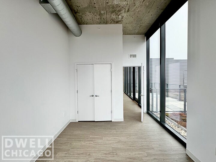 Building Photo - 4505 N Sheridan Rd