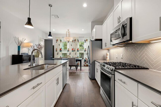 Building Photo - 3700 Clawson Rd