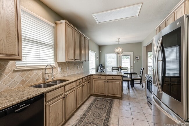 Building Photo - 2026 Thicket Trail Dr