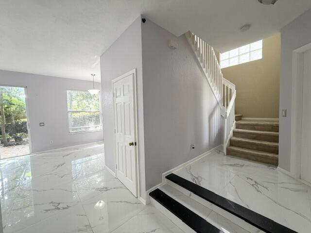 Building Photo - 5487 Queenship Ct