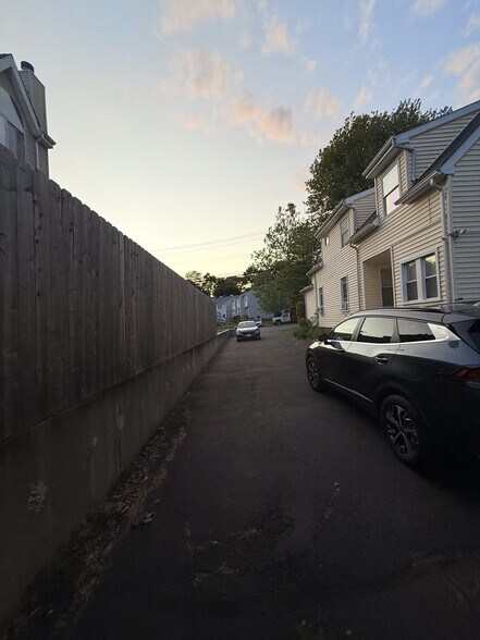 Parking Driveway - 3250 Madison Ave