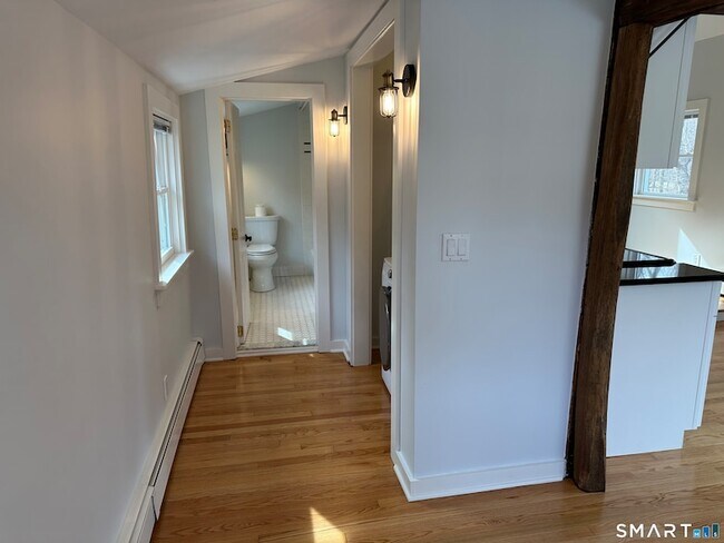 Building Photo - 20 Cannondale Rd