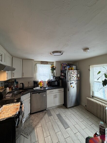 Building Photo - 66 Pleasant St